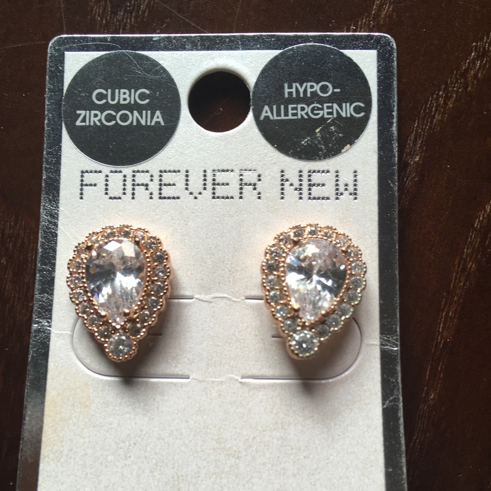 Beautiful Cubic Zirconia EARRINGS. Rose gold.